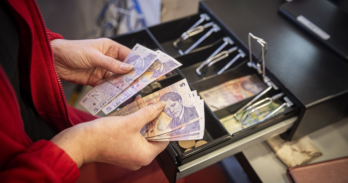 A vállalkozók a kormányra néznek nagy szemekkel, az adóhatóság meg rájuk…